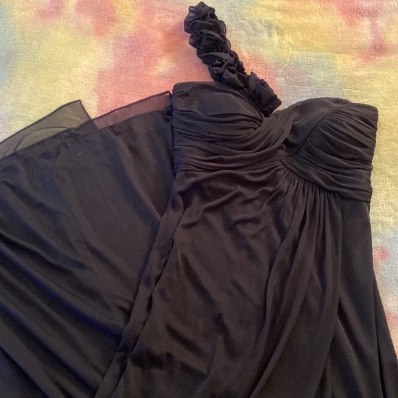 Formal and Elegant Dress Size 10 - Picture 7 of 14